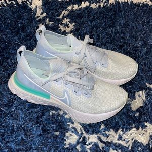 Women’s Nike react infinity run flyknit 2